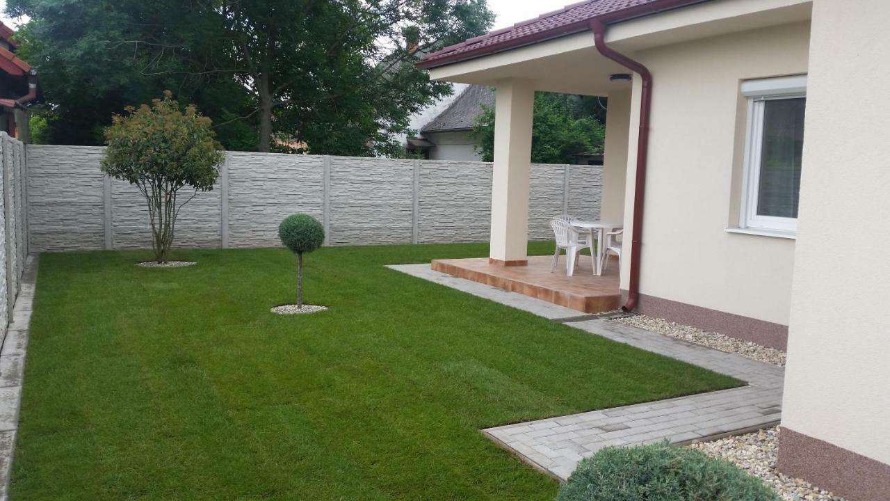 Rekreačný dom Flóra Velky Meder Exterior foto