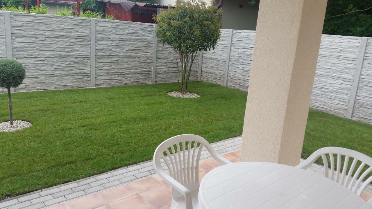 Rekreačný dom Flóra Velky Meder Exterior foto
